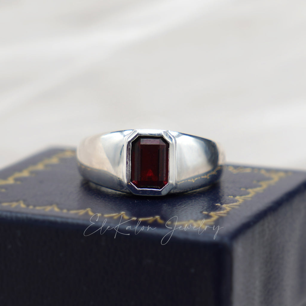 14k Garnet ring