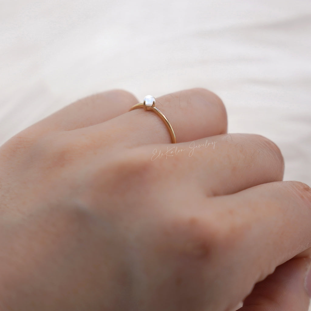 Gold Moon stone ring