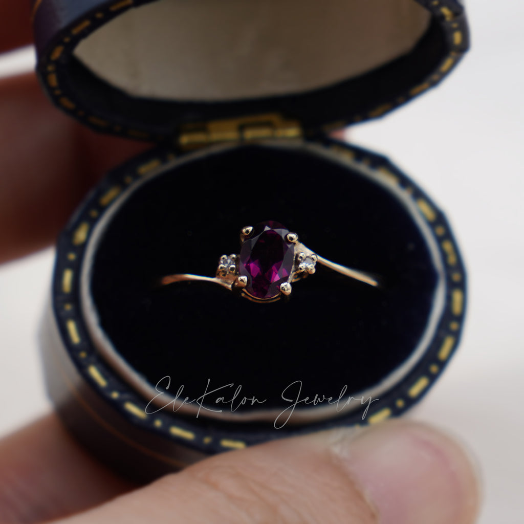 gold_garnet_diamond ring